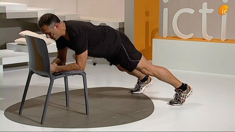 Jordi Bertran realizando ejercicio funcional para ponerse en forma