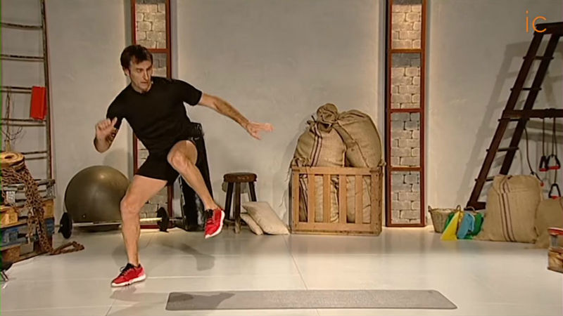 Francesco Taddei haciendo ejercicios de alta intensidad HIIT