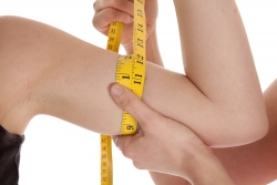 ejercicios de biceps sin pesas